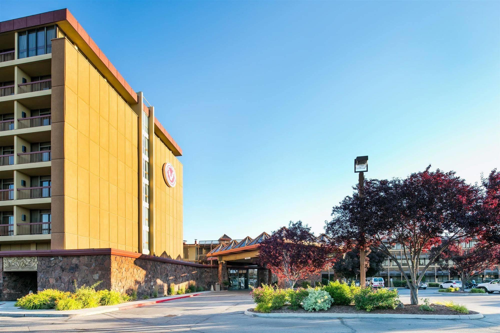 Red Lion Hotel Boise Downtowner Экстерьер фото